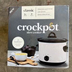 Classic White Slow Cooker